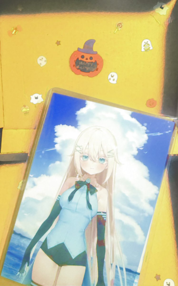 #27_52Hz

ポストカード届いてた〜！
梱包もハロウィンでめちゃくちゃ可愛い😊
丁寧にありがとうございます！

大切に大切に飾ります✨