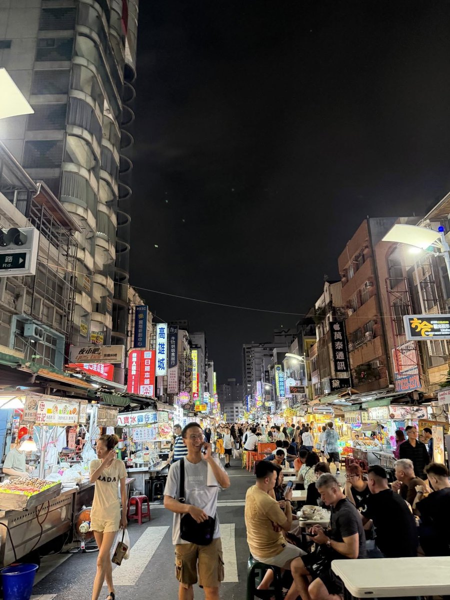 猜猜看我在哪裡，猜對有福利  

#百分之百送分題 #高雄