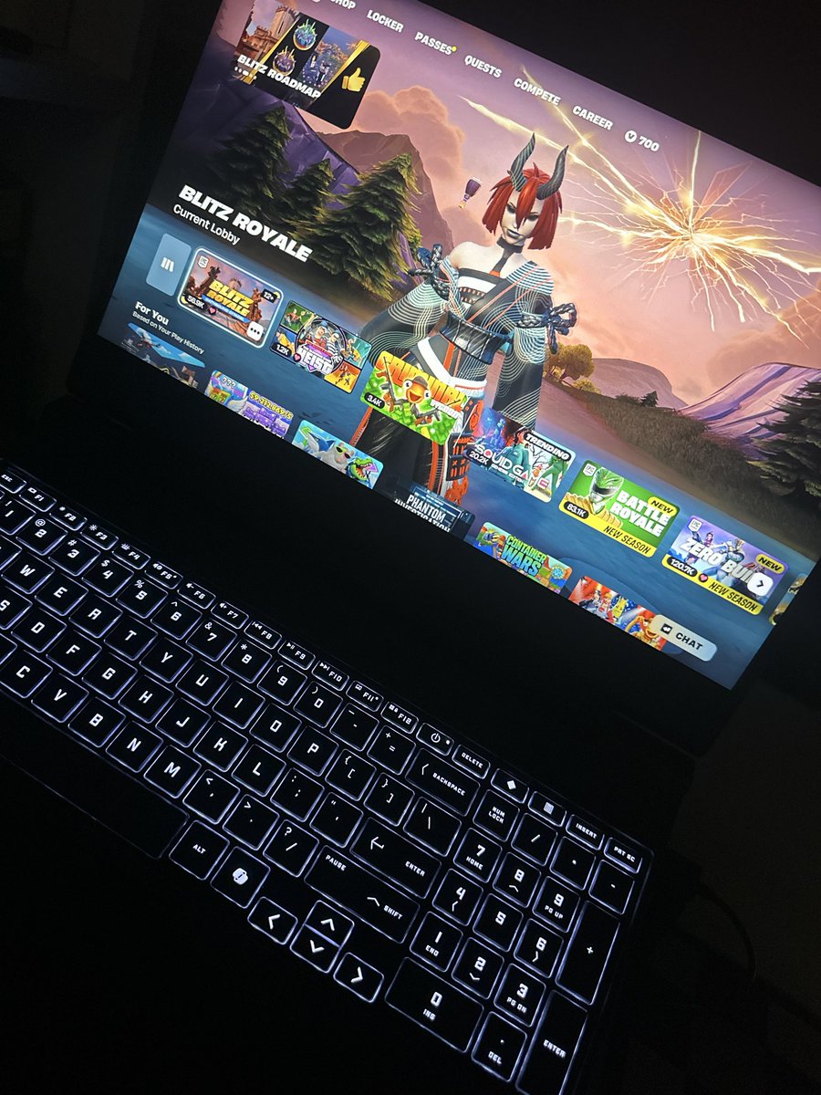 AzyMacky's tweet photo. Gaming is my happy place~💕 https://t.co/1Hf8cnR3Un