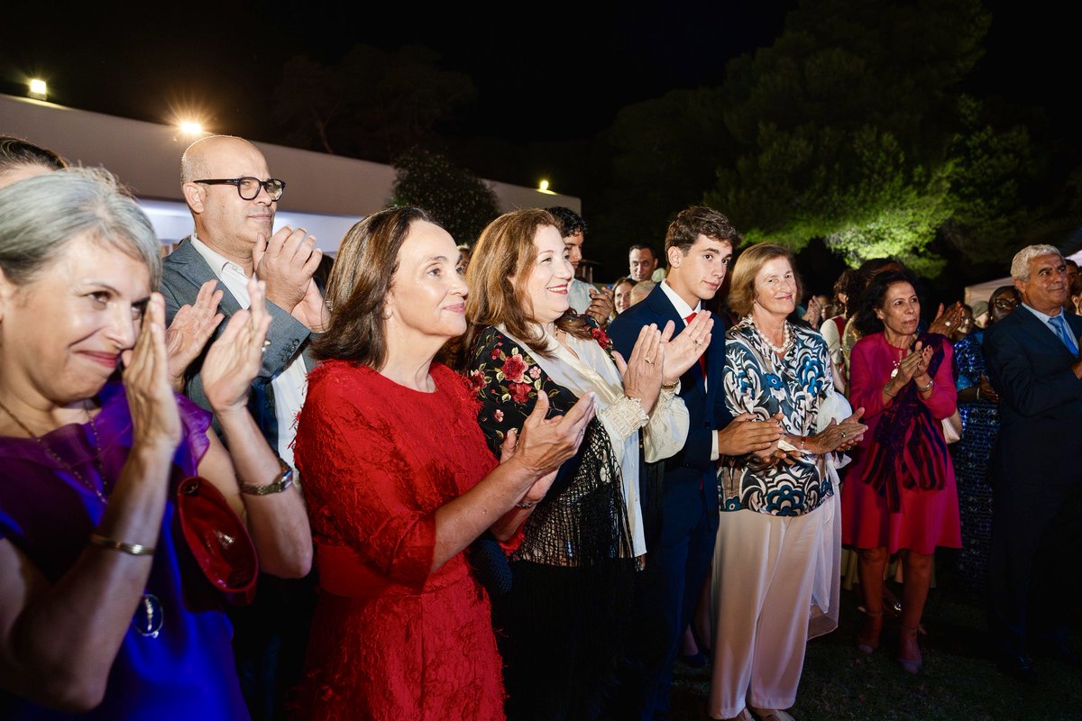 📷 Compartimos imágenes de recepción de la Fiesta Nacional en #Túnez 

El ministro de Asuntos Exteriores Sr. D. <a href="/MohamedAliNafti/">Tunisian MFA Mohamed Ali Nafti</a> y esposa Kalthoum, invitados de honor en la recepción organizada por el embajador Puig y su esposa Anna Xifra con motivo de la #FiestaNacionalEspaña .