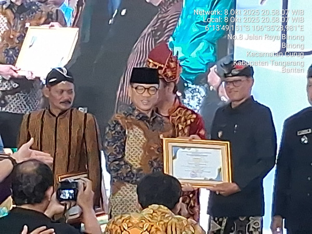 Hasil survey SPIN... Tingkat kepuasan Publik atas kinerja menteri desa bapak Yandri Susanto mendapatkan 66,9 %  termasuk ke dalam 3 besar menteri terbaik 

*#MenteriTerbaik*
*#YandriSusantoTerbaik*
*#YandriSusantoTOP*
<a href="/prabowo/">Prabowo Subianto</a>
<a href="/YandriSusanto/">Yandri Susanto</a>
<a href="/ArizaPatria/">Ariza Patria</a>