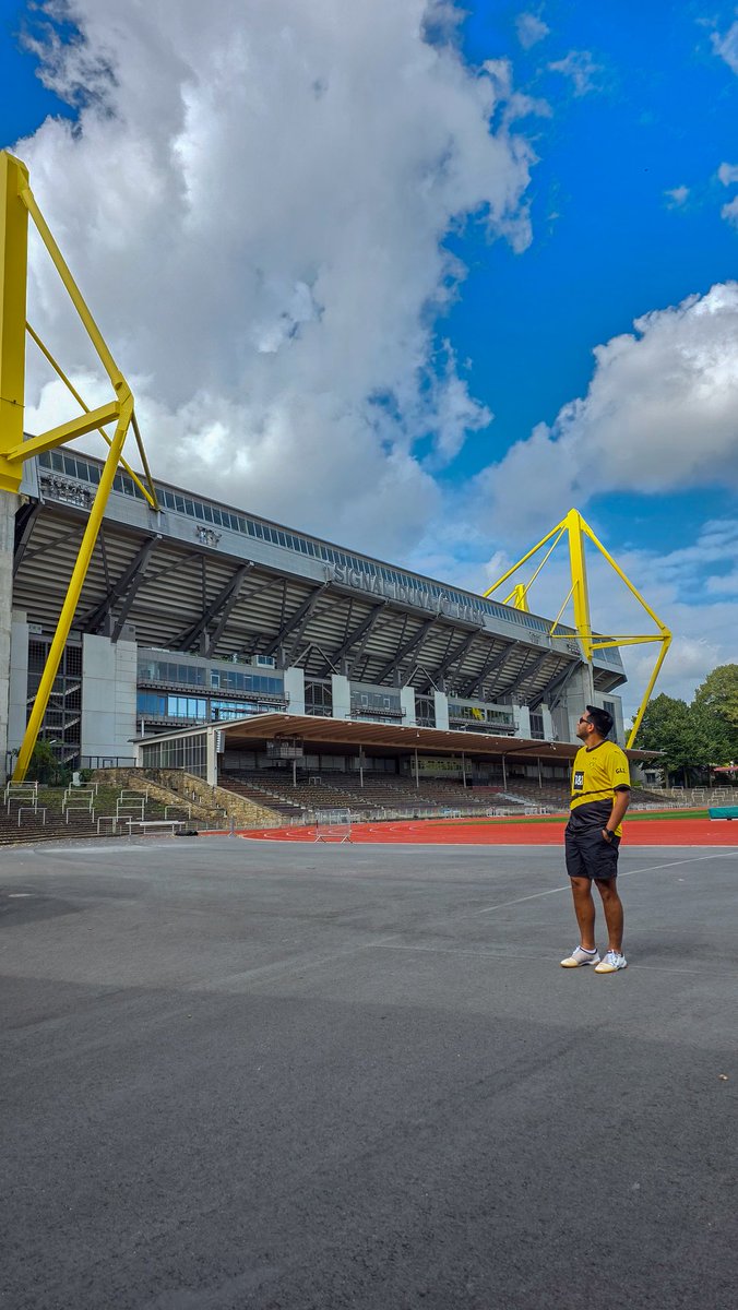 FrancisPime's tweet photo. El lujo siempre es relativo... ⚽️🍫
#borussiadortmund https://t.co/vQrHHgvUYl