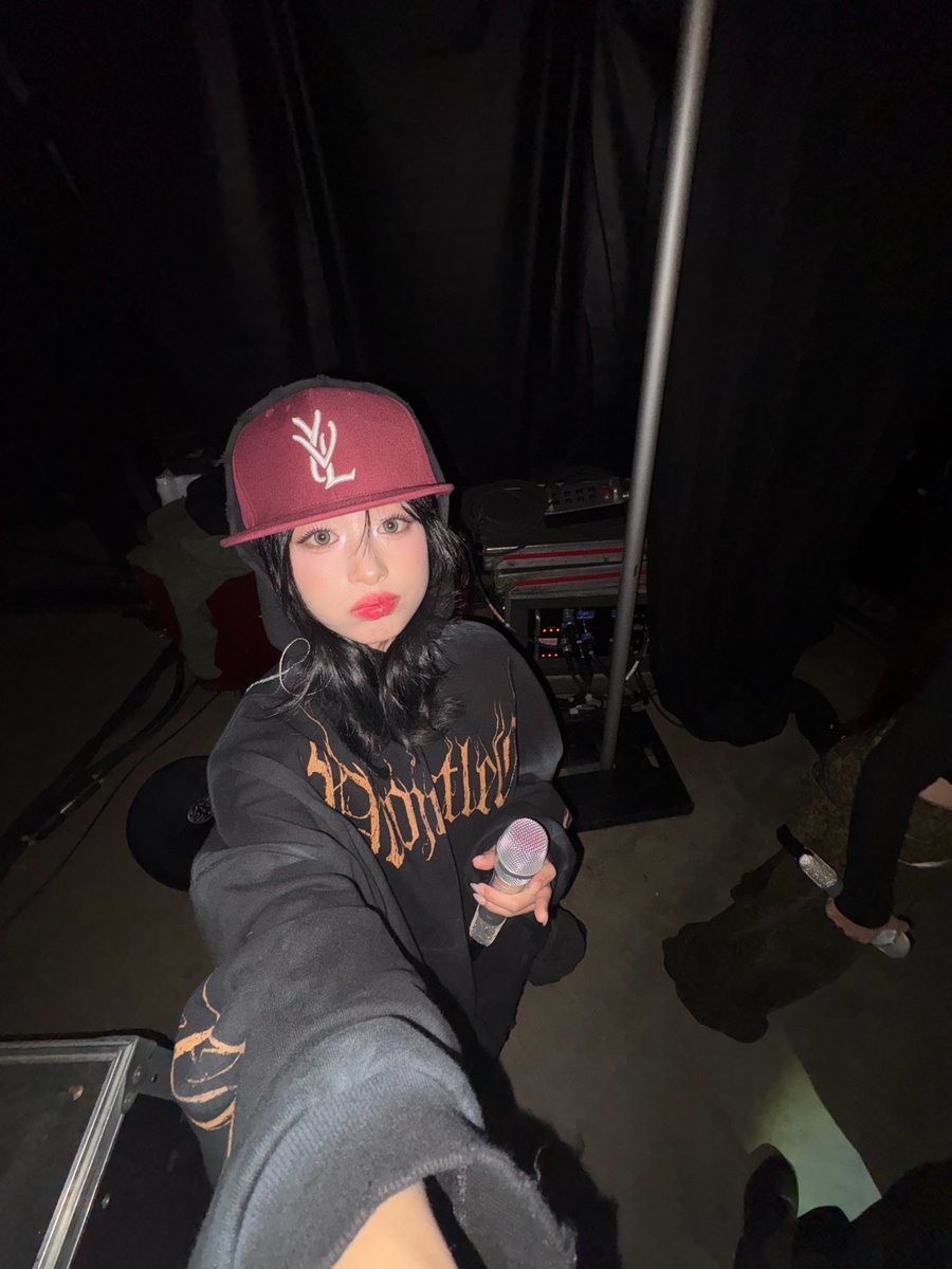 ahyeon pics tweet media