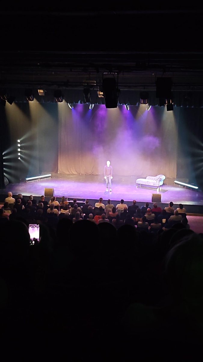 🎭 Jeanfi Janssens était à Châteaudun !

Un grand merci à toutes et à tous d’être venus si nombreux assister au spectacle « Tombé du ciel » de Jeanfi Janssens.

Un véritable moment de rire, de bonne humeur et de partage ! ✨

👉 Ne manquez pas les prochains rendez-vous de notre