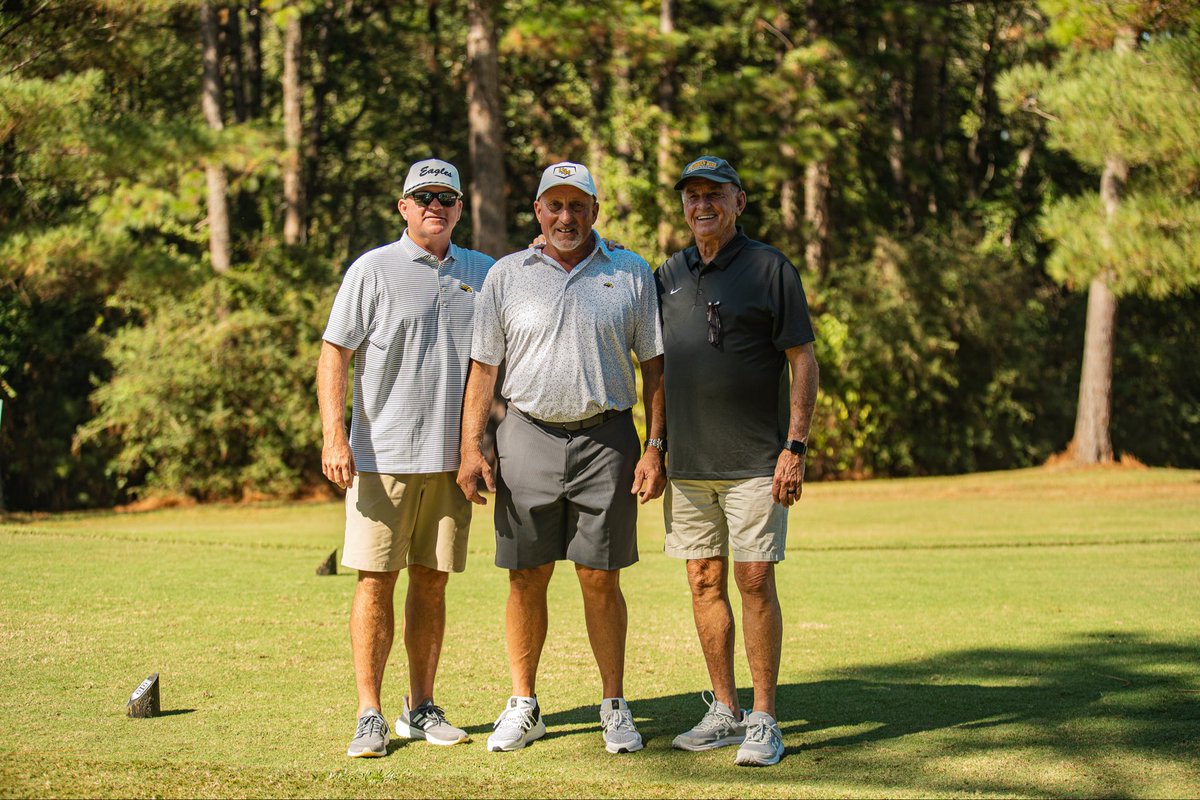 Thank you to everyone who attended the annual Scott Berry Golf Classic! 

An awesome day of good times, good golf and good community! 

#ETM | #OTR | #SMTTT