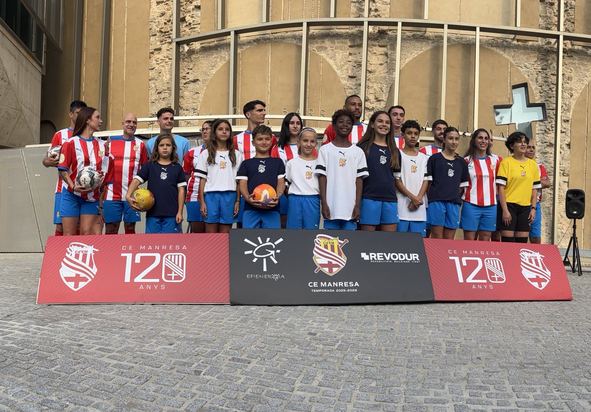 LA FOTO DELS NOTRES JUGADORS I JUGADORES!

#CEManresa120