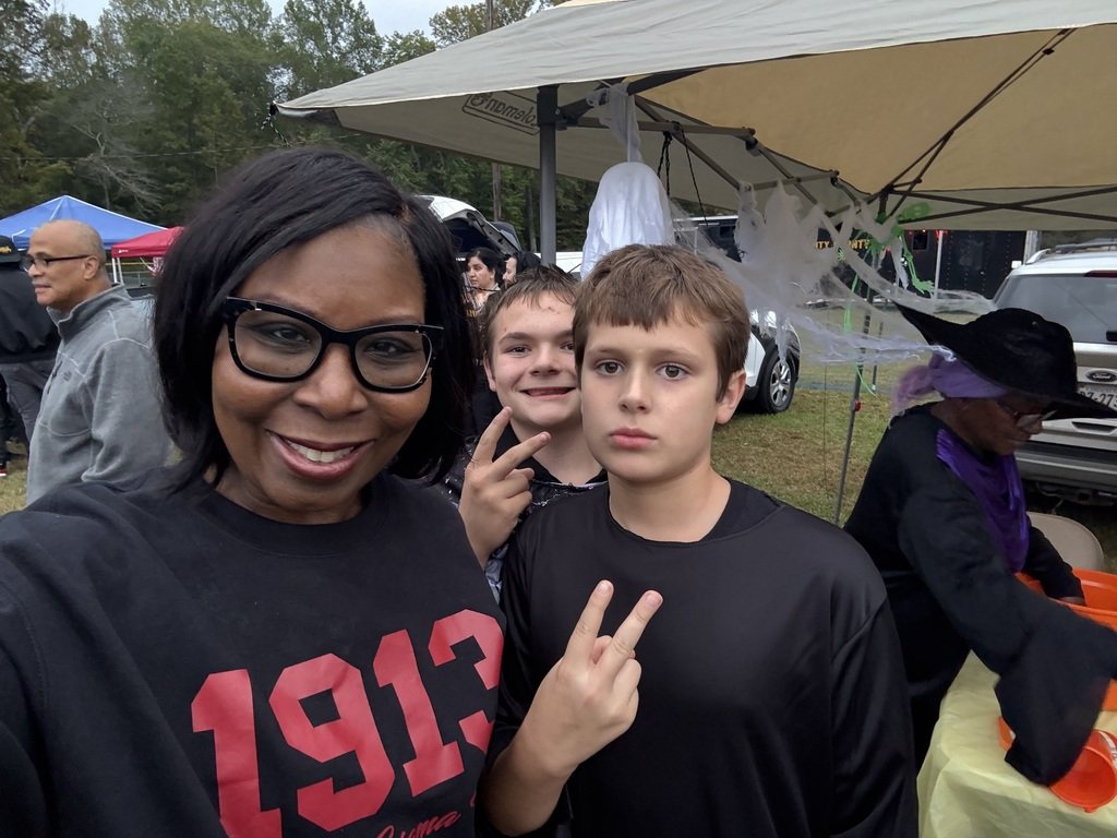 CharlesCityPS's tweet image. 🎃 The CCES PTO sponsored Trunk or Treat was a spooky success! 👻 Huge thanks to everyone who donated during our Candy Wars 🍬, decorated their trunks, and came out to celebrate together. 🐾💜🧡
#EducateEngageEmpower #CCPSVA #CommunityStrong