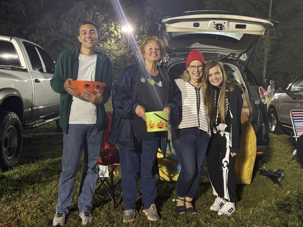 CharlesCityPS's tweet image. 🎃 The CCES PTO sponsored Trunk or Treat was a spooky success! 👻 Huge thanks to everyone who donated during our Candy Wars 🍬, decorated their trunks, and came out to celebrate together. 🐾💜🧡
#EducateEngageEmpower #CCPSVA #CommunityStrong