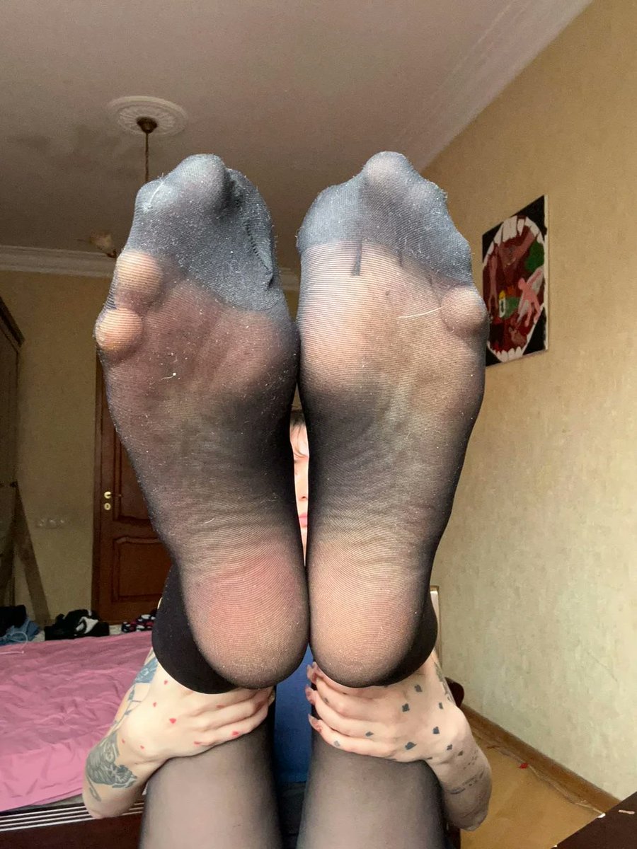 StinkyNylonFeet (@smellynylonfeet) on Twitter photo 