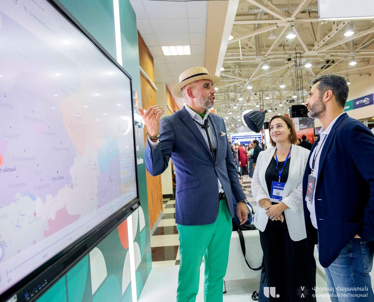 petr_piruncik's tweet image. Honored to visit the Visual Armenia booth at #DigiTec2025! 🇨🇿🇦🇲 I explored Brainograph EdTech — an innovative way for Armenian students to discover Czechia and its history through visual learning. Grateful for the warm welcome and inspiring exchange! ✨ 
#EdTech #visualarmenia