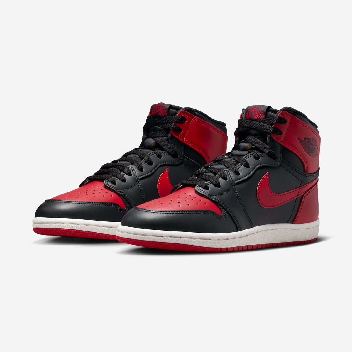 JustFreshKicks's tweet image. Air Jordan 1 High 85 SP "Bred" official images loaded ๐น๐
๐๏ธ October 18th
๐ฐ $255