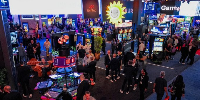 FocusLATAM's tweet image. Spintec presentó en @G2Eshows  su portafolio de premiadas soluciones e innovaciones, incluyendo el &apos;Charisma Amphitheatre&apos; y la &apos;Spintec Tournament Experience&apos;. #Spintec #G2E #Innovacion
focusgn.com/latinoamerica/…