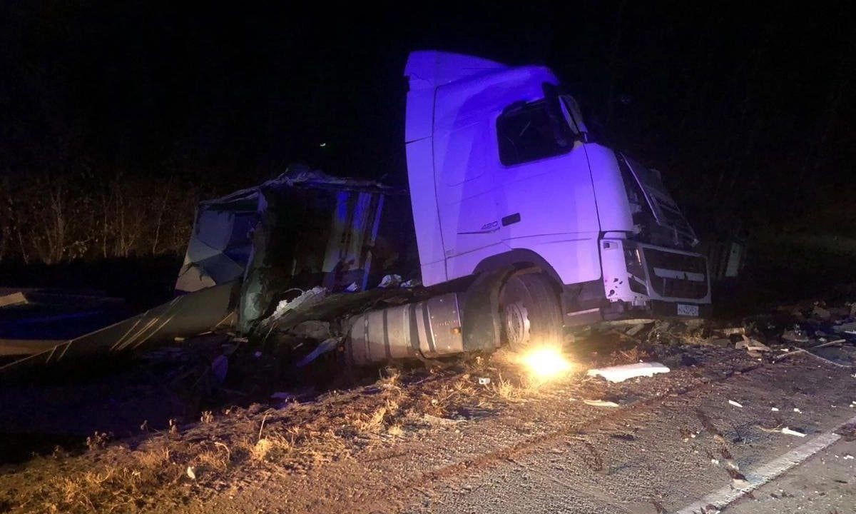 Ormonda jinsiy aloqa video Dostlar navbatma-navbat bir-birining xotinini sikishardi