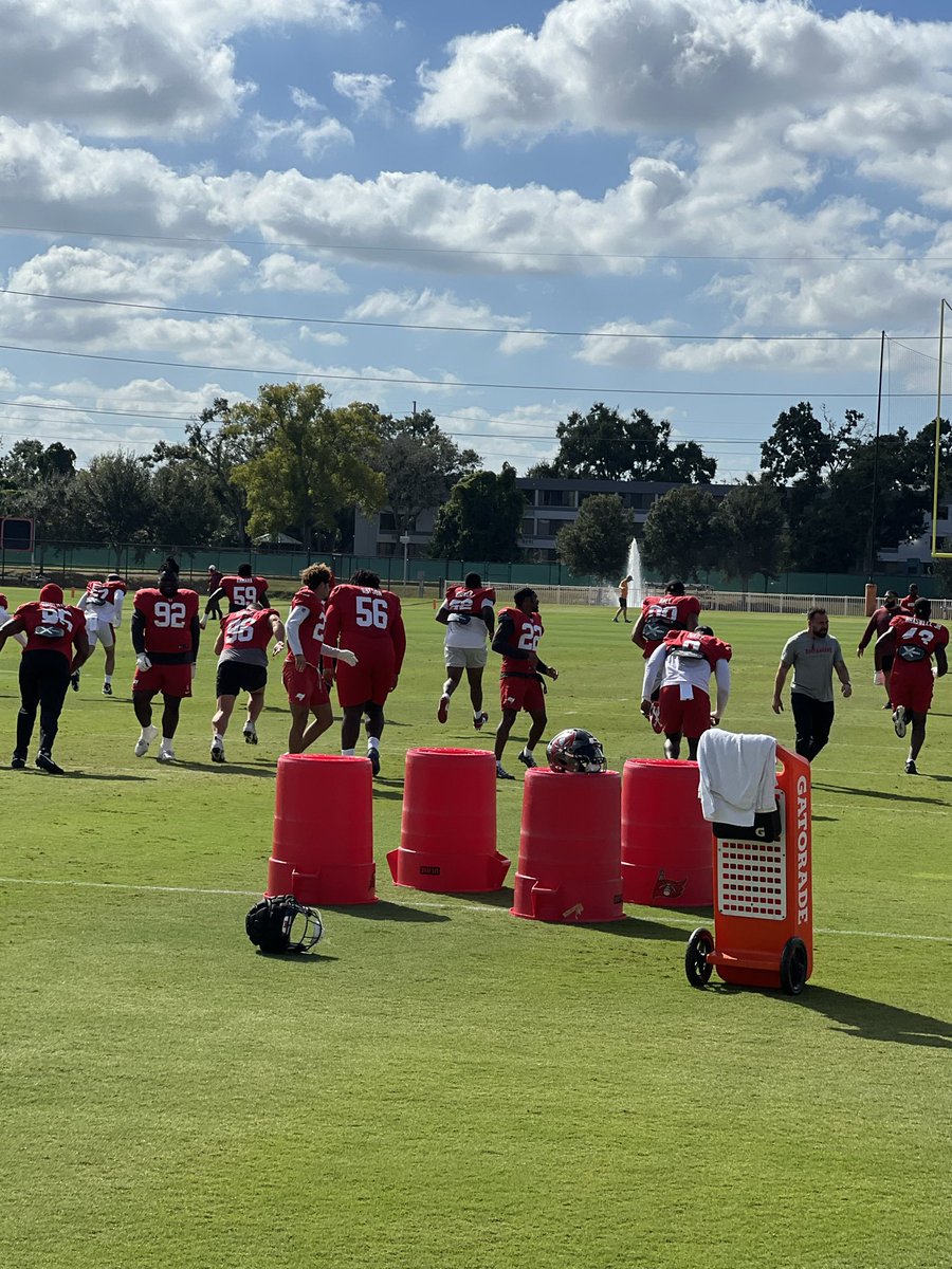 Zyon McCollum, Benjamin Morrison and Michael Jordan practiced today. Riley Dixon returned. 

No Mike Evans, Lavonte David or Luke Haggard. 

It’s a maintenance day for Evans. 

#Bucs 