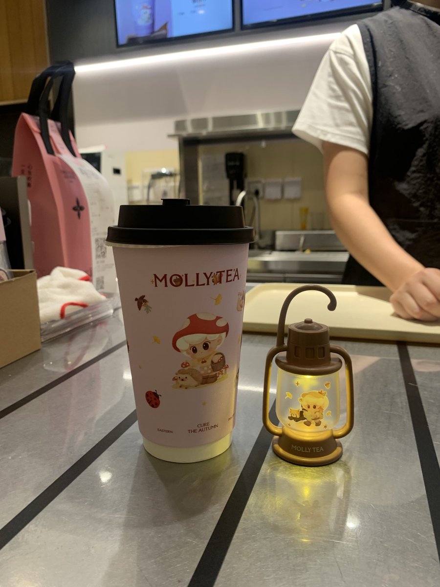 Juli238t's tweet photo. Shanghai Day 8 ( late post ) https://t.co/VlIRjafZlO