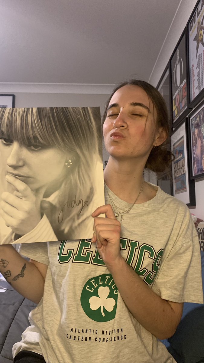 jess 🫂 tweet media