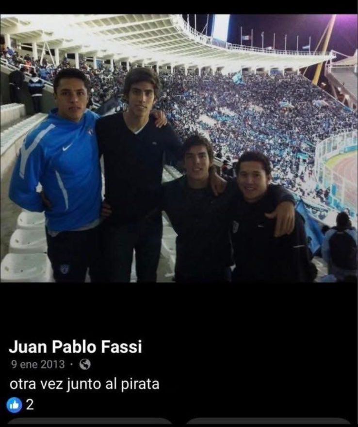 AIAllende's tweet photo. @LaBrujaCAT1913 Eso es en Las Palmas en su actividad laboral... La verdad ni cómo chicana sirve... Esto de abajo si es real.. https://t.co/b2nj5448c6