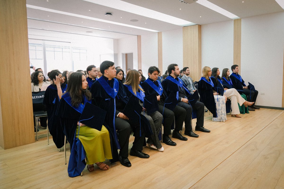 🎓Ceremonia de Investidura de la Escuela de Derecho

Han recorrido un camino exigente, lleno de desafíos intelectuales y personales; hoy se gradúan quienes serán defensores de derechos y portadores de esperanza.

📸¡Felicidades!, están a la altura del mundo: