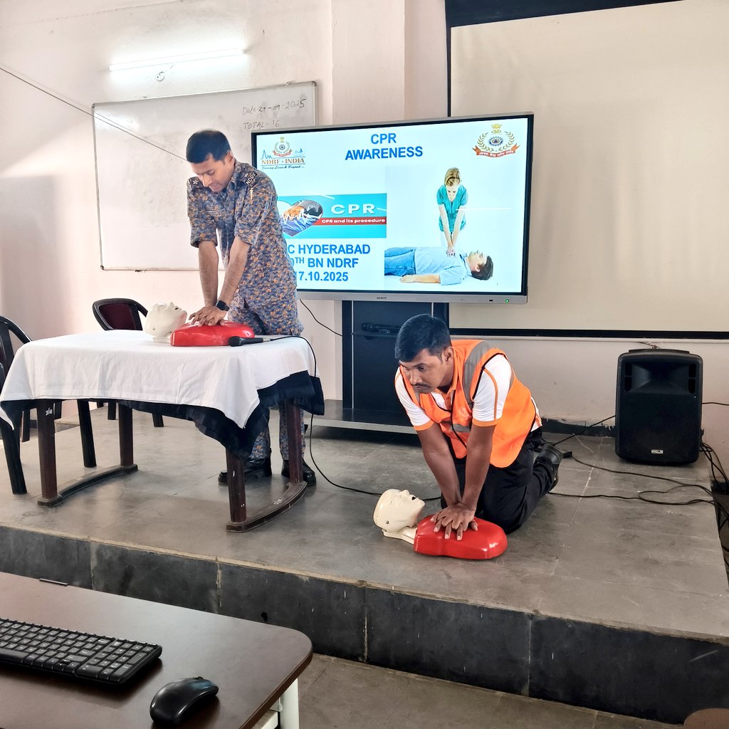 10NDRF's tweet image. Spreading life-saving knowledge! As part of nationwide #CPRAwarenessWeek, 10th BN NDRF conducted a special CPR training session for its families at RRC Hyderabad. Equipped to save lives! #NDRF #CPRTraining #Hyderabad
@NDRFHQ
@ANI
@MoHFW_INDIA
@HMOIndia
@PIBHyderabad
@PIBHyderabad
