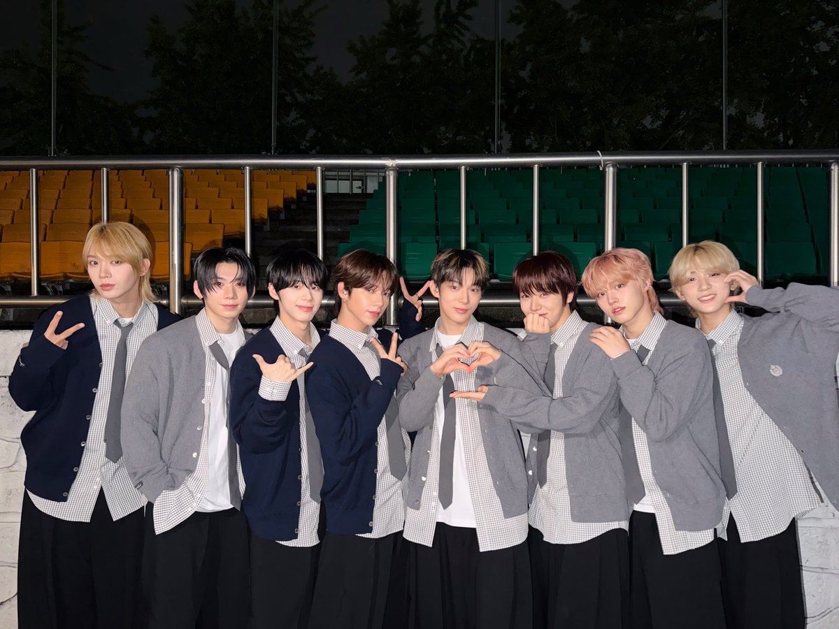 I vote #AHOF on #2025MAMAVOTE 

1 repost = 1 vote
1 reply = 1 vote