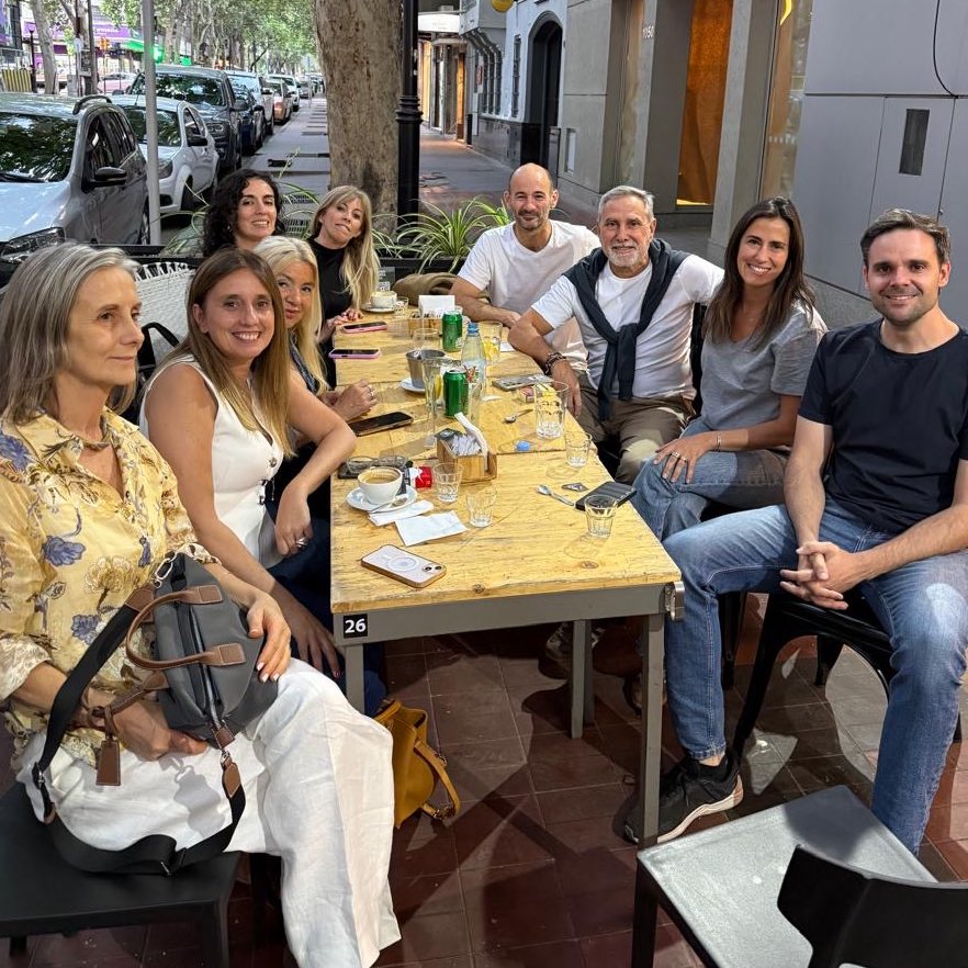 Qué inspirador conversar en #Mendoza con este gran equipo de candidatos que cree en la República, la libertad y el esfuerzo. Con convicción, compromiso y coraje, trabajan todos los días para construir la provincia y la Argentina que queremos. 🇦🇷🗳️

<a href="/GabrielPradines/">Gabriel Pradines</a>