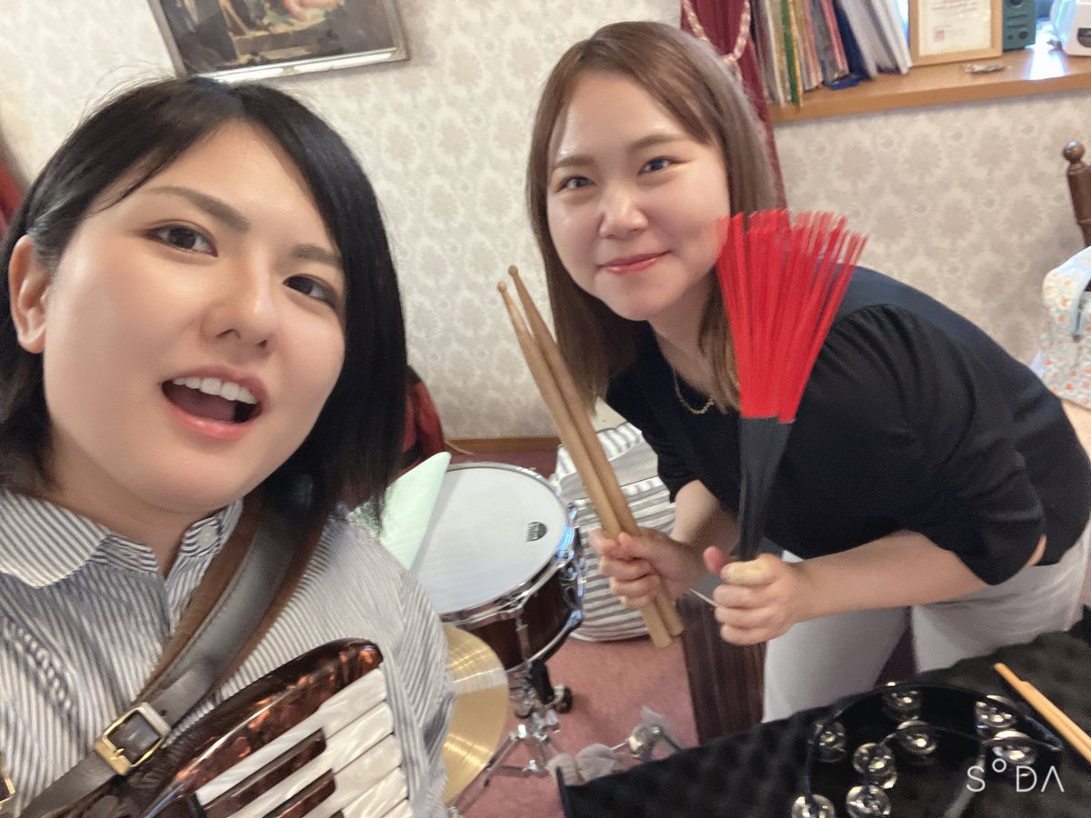 okoyonetan's tweet photo. 10/26(日)鶴屋6階フランス展🇫🇷 https://t.co/QeKh0PR14Q
13:30〜、15:30〜
アコーディオンの市原朋奈さんと演奏させていただきます！打楽器で参加します🪇 https://t.co/d5yqLm5VDy