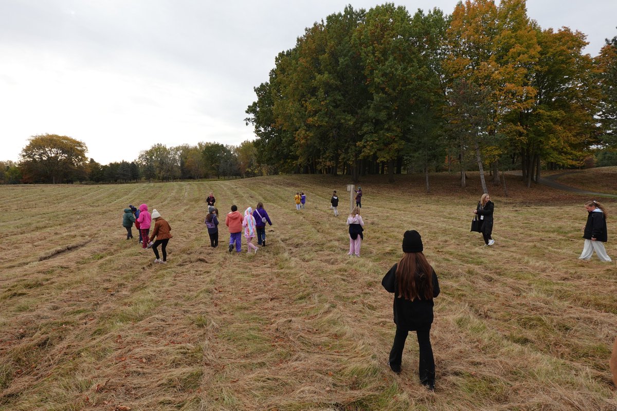 🦋Big thank you to the Scribner Elementary Green Team for taking a trip to Shadow Pines this morning. The group stopped by to learn more about the Town's  Mayors' Monarch Pledge and spread native plant seeds on the north side of the property.