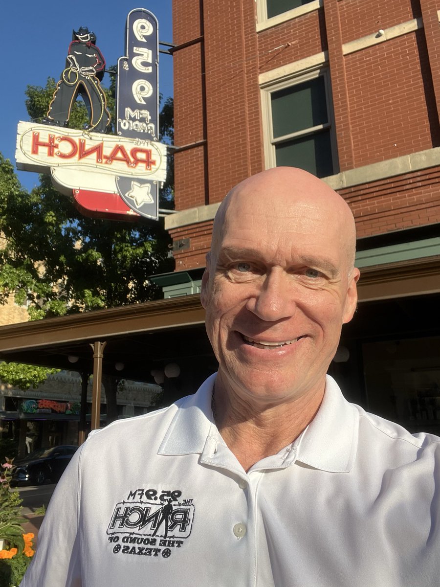 markphillipsrdo's tweet image. Happy Friday from Cowtown!  @959theranch