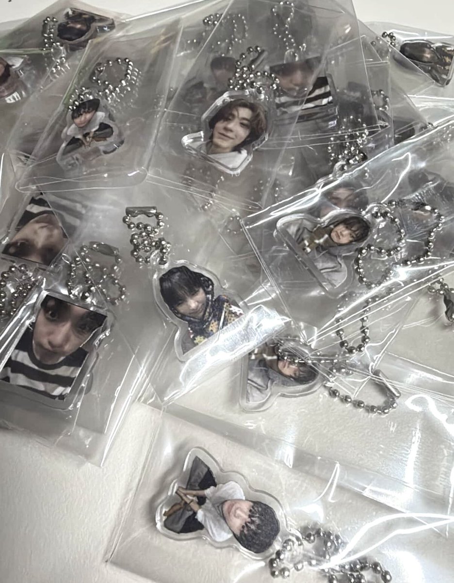 w00n_hakk's tweet photo. 잉크콘 가는 원도어들한테 나눔 할♡♡
맞나눔은 더더 환영 멘 달아주세요 o̴̶̷̤  ̫ o̴̶̷̤ https://t.co/6pVmNNwr0T