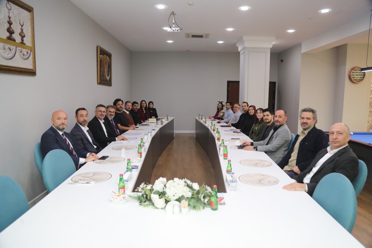 BTÜ Bilim Kurulu toplantısında tüm  proje türlerinde 2025 yılı başvuru ve kabul oranları değerlendirilerek kabul oranlarını artırmaya yönelik stratejiler ele alındı.

Rektörümüz <a href="/ancaglar/">Naci Çağlar</a> girişimcilik endeksindeki 20 basamaklık yükseliş için Bilim Kurulu üyelerine teşekkür etti.