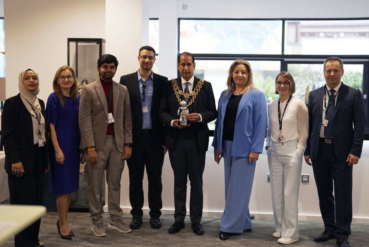 🏆|Aston is named Cyber University of the Year in national awards

🦹National Cyber Awards mark excellence &amp; innovation in the field of #CyberSecurity 

🔎<a href="/AstonBusiness/">Aston Business School</a> Cyber Security Innovation Research Centre recognised for outstanding contribution

👉tinyurl.com/bta3pujp