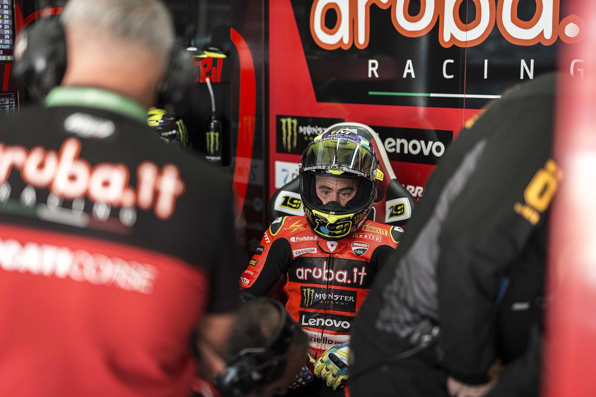 #SpanishWorldSBK 🔴 FRIDAY's RECAP🔴
📰 Bulega remains on top in free practice at Jerez de la Frontera. Bautista twelfth in combined sessions.
🇮🇹 arubaracing.it/2025/10/bulega…
🇬🇧 arubaracing.it/en/2025/10/bul…