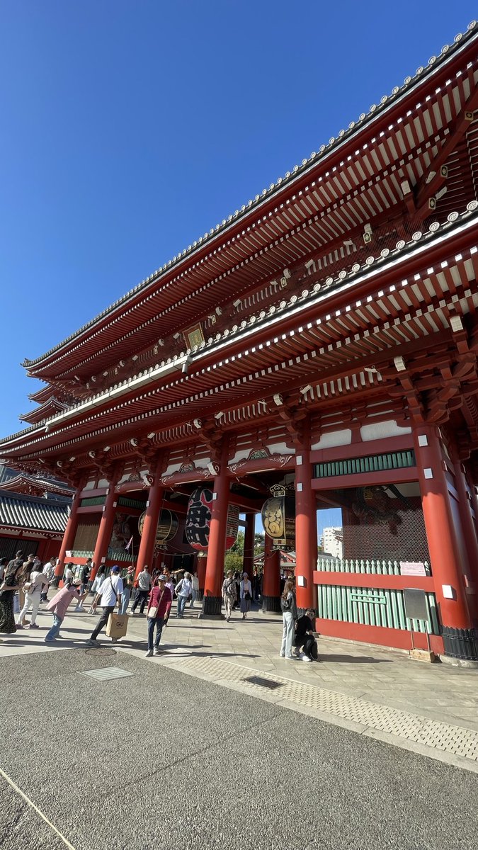 After a long journey I arrived at the final destination of my trip. 
Beautiful Tokyo 🗼