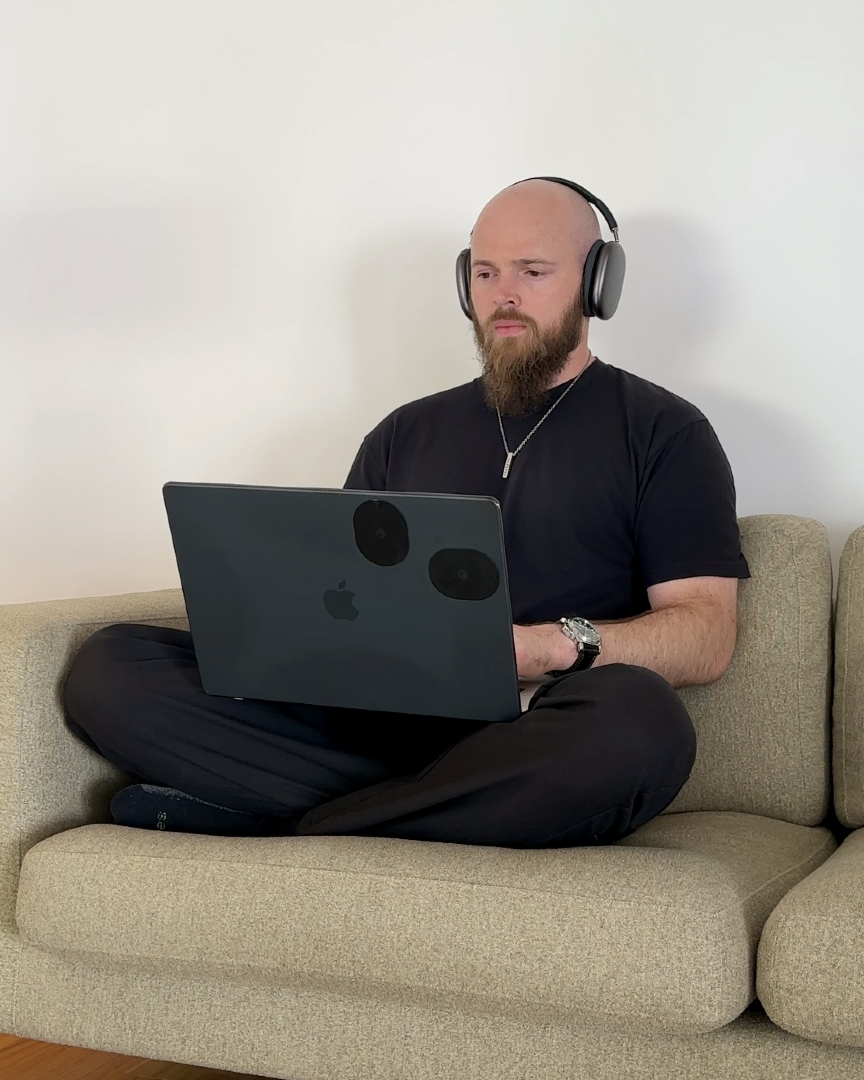 This is me in my natural habitat. It's not flashy or entertaining, but it's what moves the needle.

Find a comfortable spot, put on some tunes or white noise, and do what matters most 😎

#henrysims #digitalmarketing #personalbranding