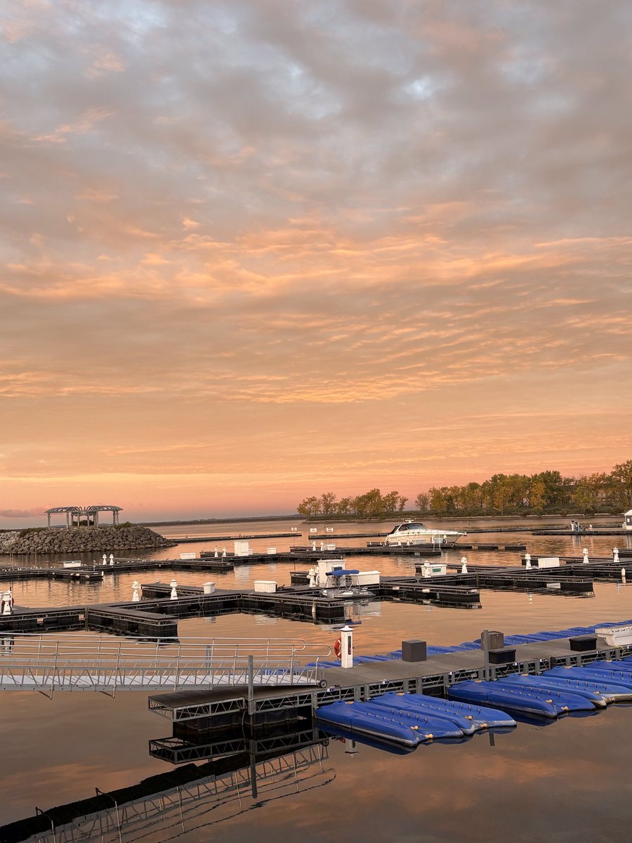Charlie's Boat Yard tweet media