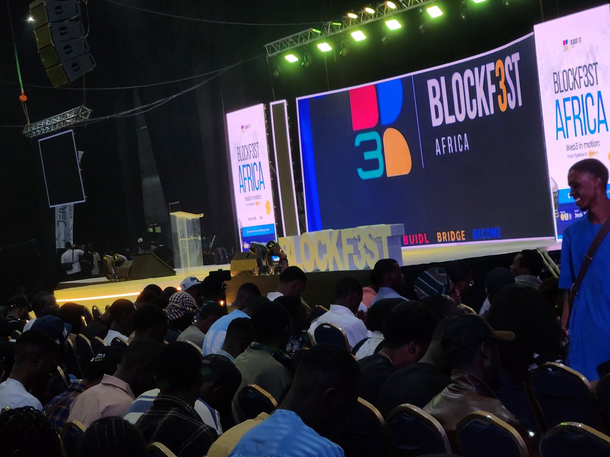 Casperkel's tweet image. You cannot build in Isolation might have sounded so casual to most people but that was the key fundamental reason for #blockfestafrica2025
@SamuelXeus was at the core of the event trying to push everyone in the web3 space who was present, users and builders likewise to collab!