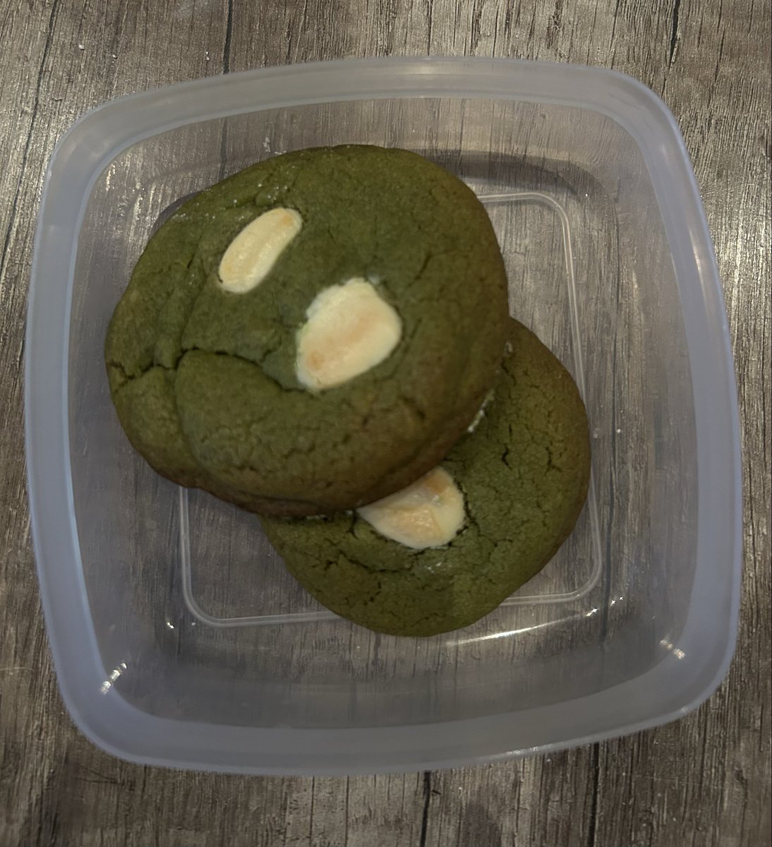 calsofstars's tweet image. I made matcha cookies but they’re kinda giving coronavirus