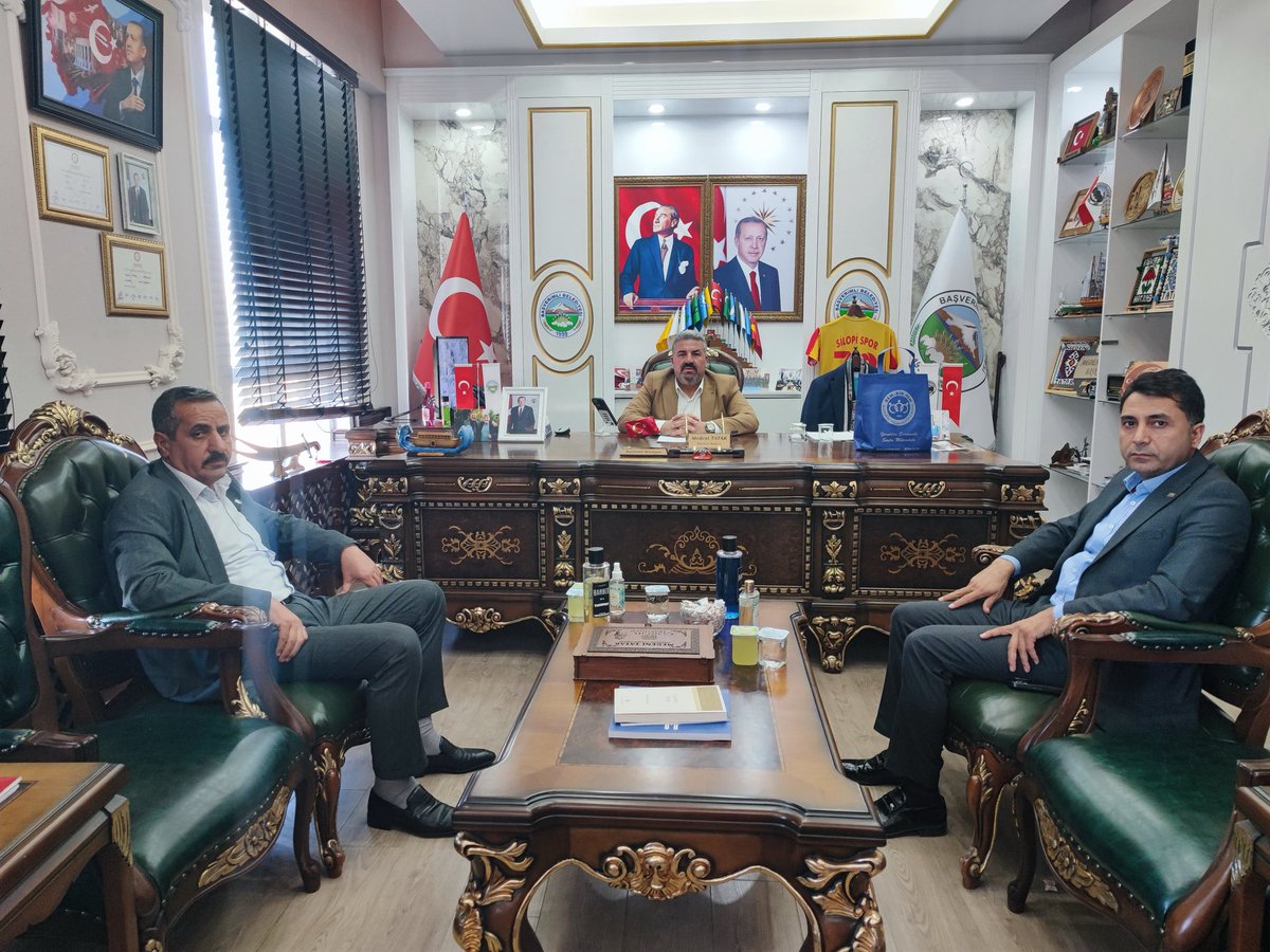 Şırnak Silopi Başverimli Belediye Başkanı Sn. Medeni TATAR beyi ziyarette bulunduk.
İlgi alakalarından dolayı teşekkürlerimizi sunarız.
<a href="/Leventusl/">🇹🇷Levent USLU</a> <a href="/ahmettemel1972/">Ahmet Temel</a> <a href="/AbdullahCati/">Abdullah ÇATI</a> <a href="/MedeniTatar/">medeni TATAR</a>