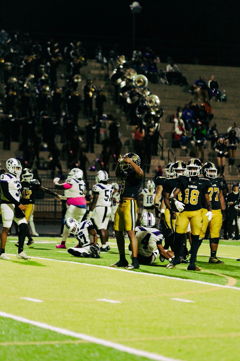 cjgamble___'s tweet image. Big Region Home Game tonight…Locked in and Focused 🔒⏳
#Destroy🦈

@Carrollton_High @CarrolltonTroj1 @GradickSports @WGASportsNation @RecruitGeorgia