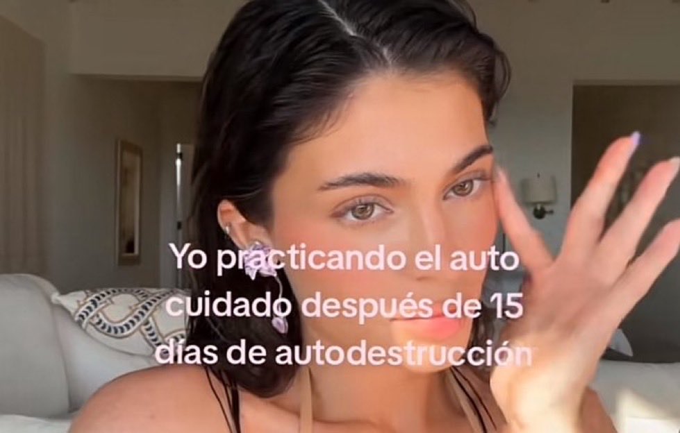 hoy terminé de rendir los 5 parciales que tenía que rendir así que tuve sin exagerar los días más esquizofrénicos de mi vida cuestión que recién llegué a mi casa y me puse a tomar agua porque me di cuenta que no tomaba ningún líquido hacia más de 12 HORAS