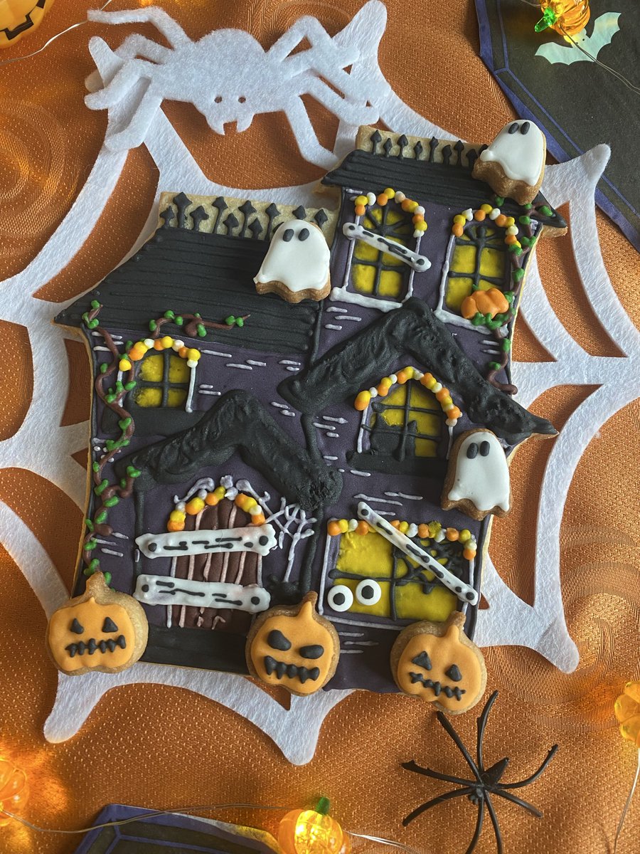 #Halloween  is coming 👻🎃🕷️