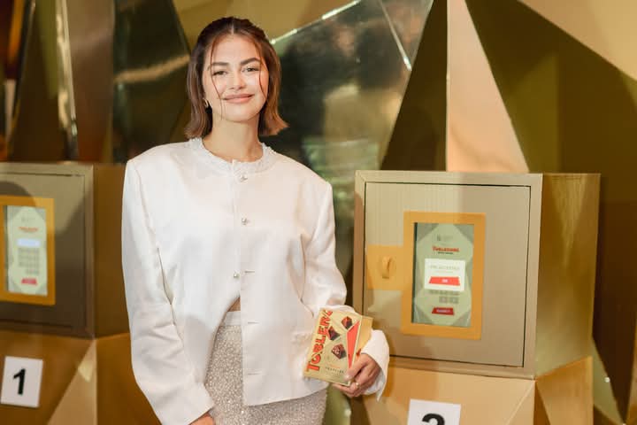 Ms. <a href="/janinegutierrez/">Janine Gutierrez</a> at Philippine Fashion Week x <a href="/Toblerone/">Toblerone</a> #PhFWxToblerone

#JanineGutierrez | Janine Gutierrez tobleroneph | #TobleroneTruffles

📸©️