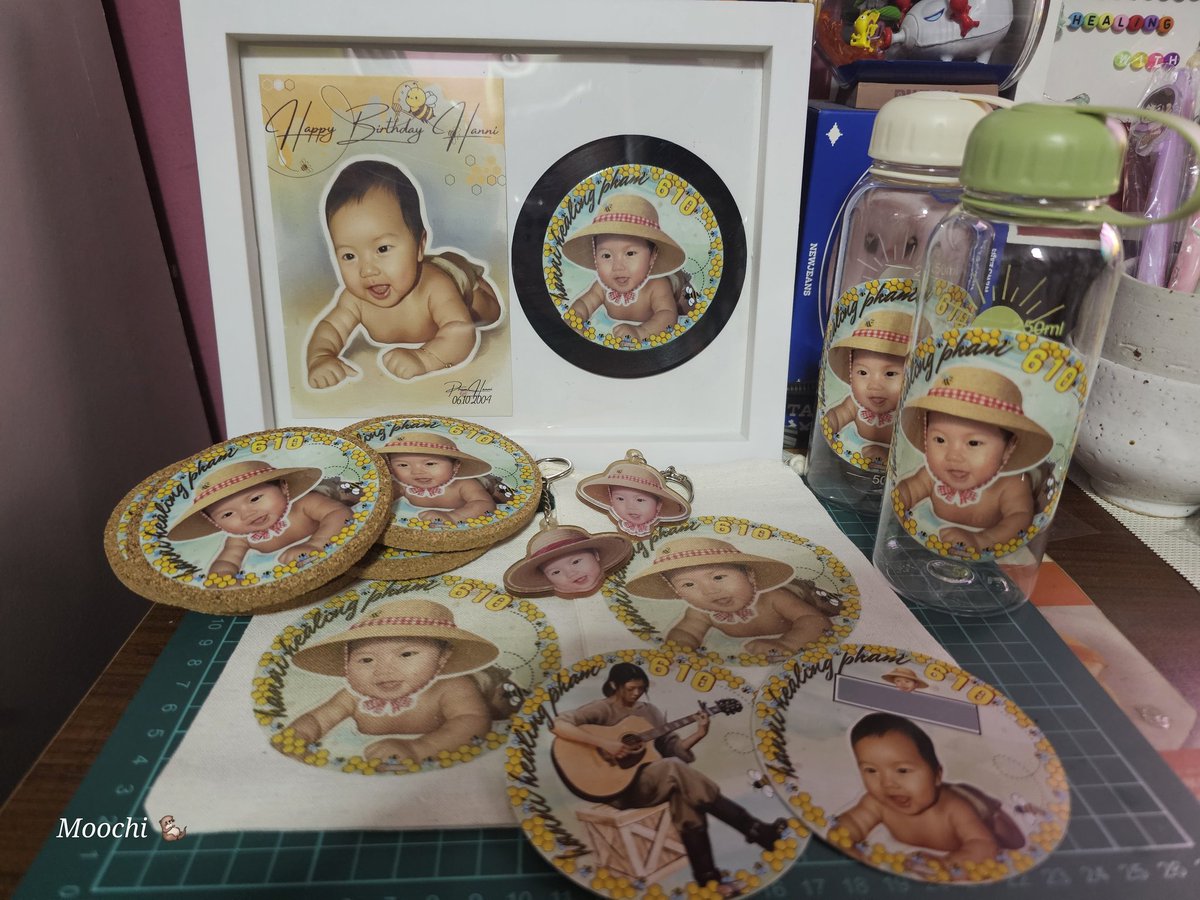 nakdararindu's tweet photo. Baby phamer ๐ซฃ
Pouch
Photo Frame
Water bottle
Coaster
Keychain
saper lucky sok ni la hadiah dia.. ahahaha #HanniTurn21 #Hanni #Pham #moochi #ํ๋ #่็ๆฌฃ #HanniHealingPham #Chapter21 https://t.co/Kqbe6BWO79