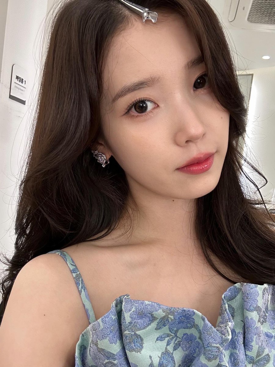 아이유 에델바이스 tweet media