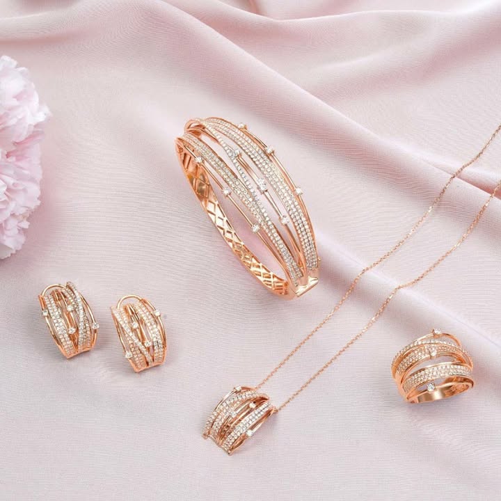 adolfojesus311's tweet image. A perfect blend of elegance and brilliance ✨#JewelryShoot #ProductShoot #LuxuryJewelry #ElegantDesigns