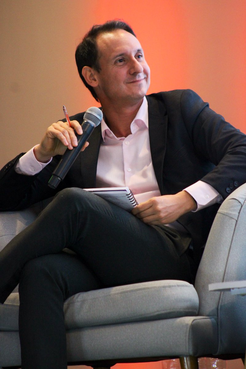 <a href="/JCOrdonez01/">Juan Carlos Ordóñez</a> <a href="/Jp_Remolina/">Juan Pablo Remolina</a> <a href="/jmontoyabozzi/">Juan Camilo Montoya</a> <a href="/unab_online/">Universidad UNAB</a> <a href="/GobdeSantander/">Gobernación de Santander</a> <a href="/GralJuvenalDiaz/">General Juvenal Díaz</a> <a href="/Jp_Remolina/">Juan Pablo Remolina</a>, director ejecutivo de <a href="/pro_santander/">Prosantander</a>, participa en el panel “Competitividad, dinamismo y crecimiento económico”, moderado por <a href="/DianaSaray/">Diana Saray Giraldo</a> y con la participación de Jhovana Lozano, Eliana León y Andrea Serrano.

💬 Durante su intervención, Remolina destacó que la