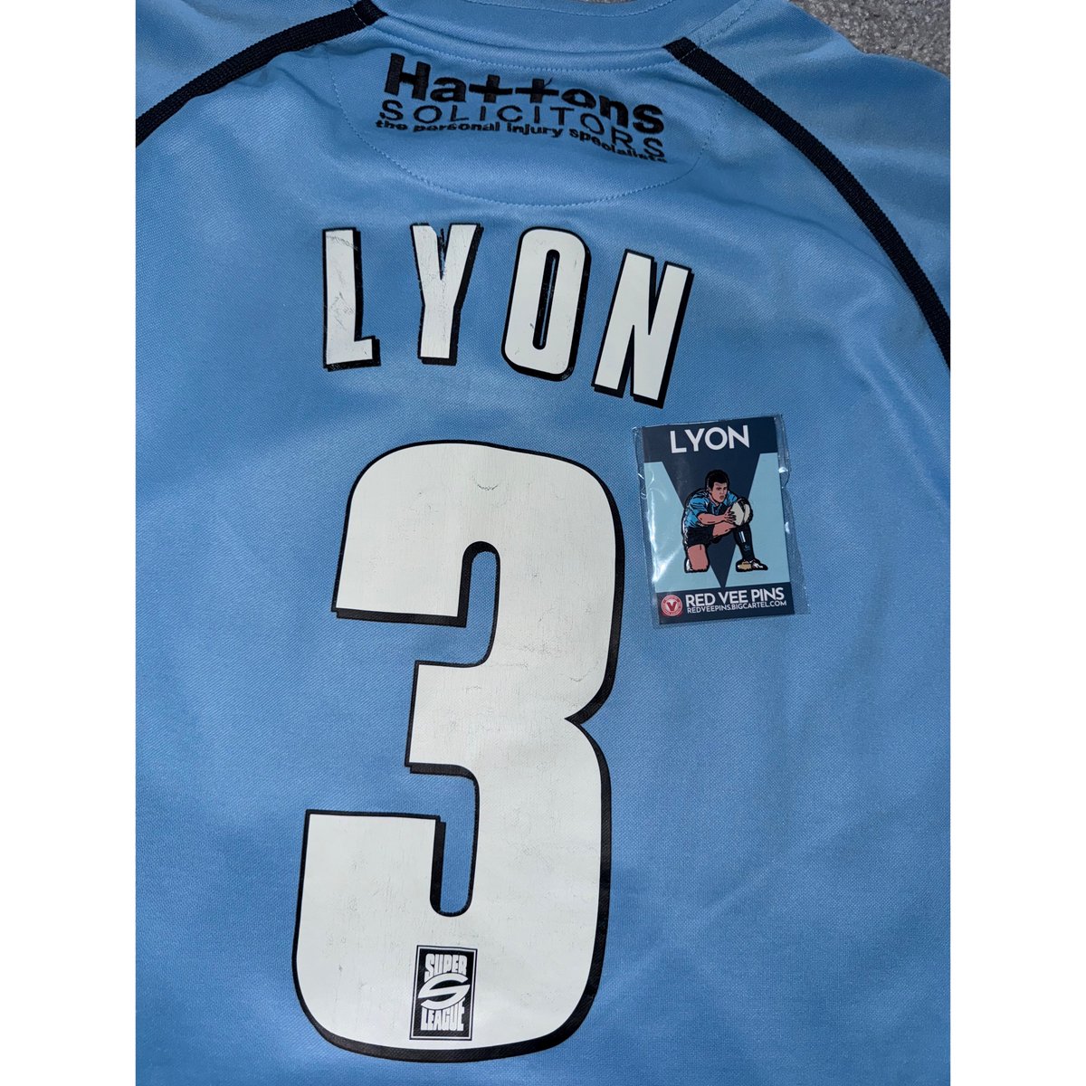 ‘LYON’ badges still available 🔥 

Immediate dispatch ⌛️

Redveepins.bigcartel.com