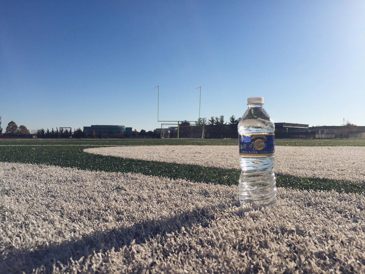 A chilly Fall evening for Friday Night Football! What games are you heading out to watch? #TGIF #FootballFridayNights #HighSchoolFootball