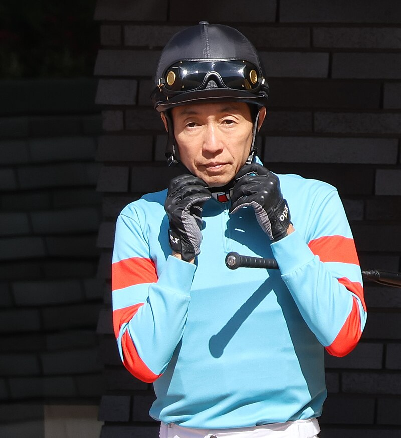 keiba_info_club's tweet photo. 武豊騎手

ロッテ・荻野貴司選手の退団に
「残念やね。野球選手は短いね。俺が長すぎるのか…」

2010年に落馬負傷した際、同じく戦線離脱していた荻野選手とリハビリの先生が一緒 https://t.co/54WJhrP6sG