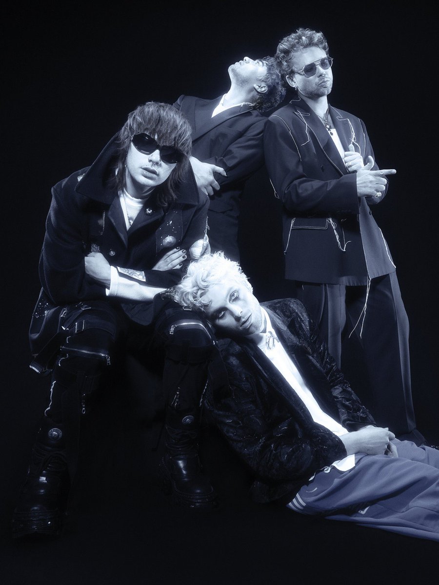 “We definitely missed working with each other” - Ashton 

😭😭😭😭